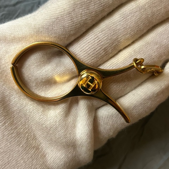🔥FLASH SALE $299🔥 *NWOT* Authentic gold-toned Hermés Filou glove clip** - Picture 3 of 3